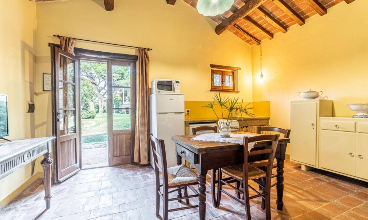 Badicorte Apartment | "Il Querciolo" Apartment "Carnovalino" for 2 people in a farmhouse in Valdichiana, in the heart of Tuscany