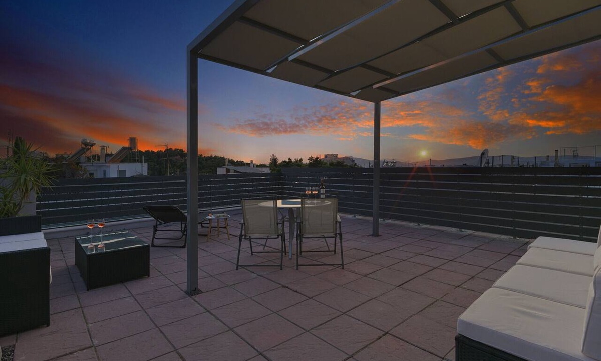 Pangrati Apartment | Iliodorou2-4- Acropolis terrace Athenian studio