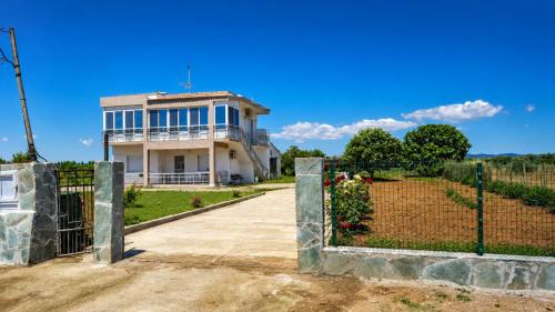 Maroneia-Sapes House | IMARET house