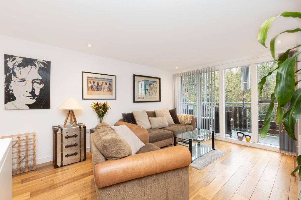 Blackheath Apartment | Immaculate 2BR Flat, Greenwich, 2 min Maze Hill St