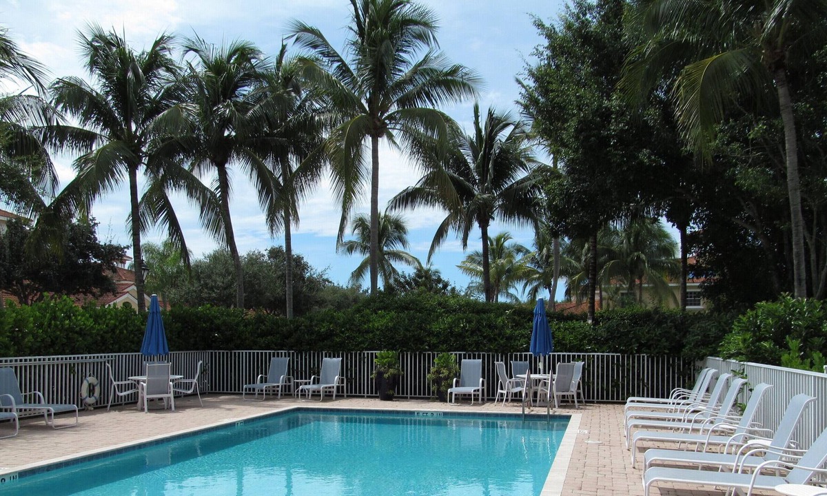 Naples House | Immaculate 3BR/2BA upper condo in 5 Star Fiddlers Creek Resort ! Dog on Approval