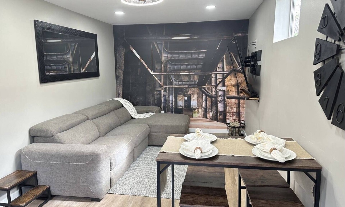 Del Aire House | Immaculate and unique private unit near LAX and the beach!