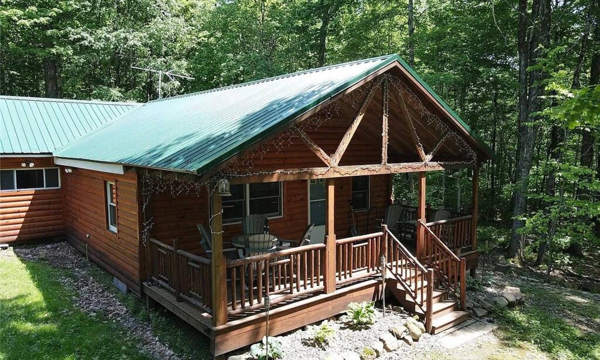Redfield Cabin | Immaculate Cabin in the Heart of the Tug Hill Region