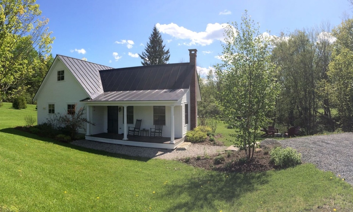 Belmont House | Immaculate Cottage in Belmont Mt Holly: Ski Okemo, Killington, VAST,lakes, golf
