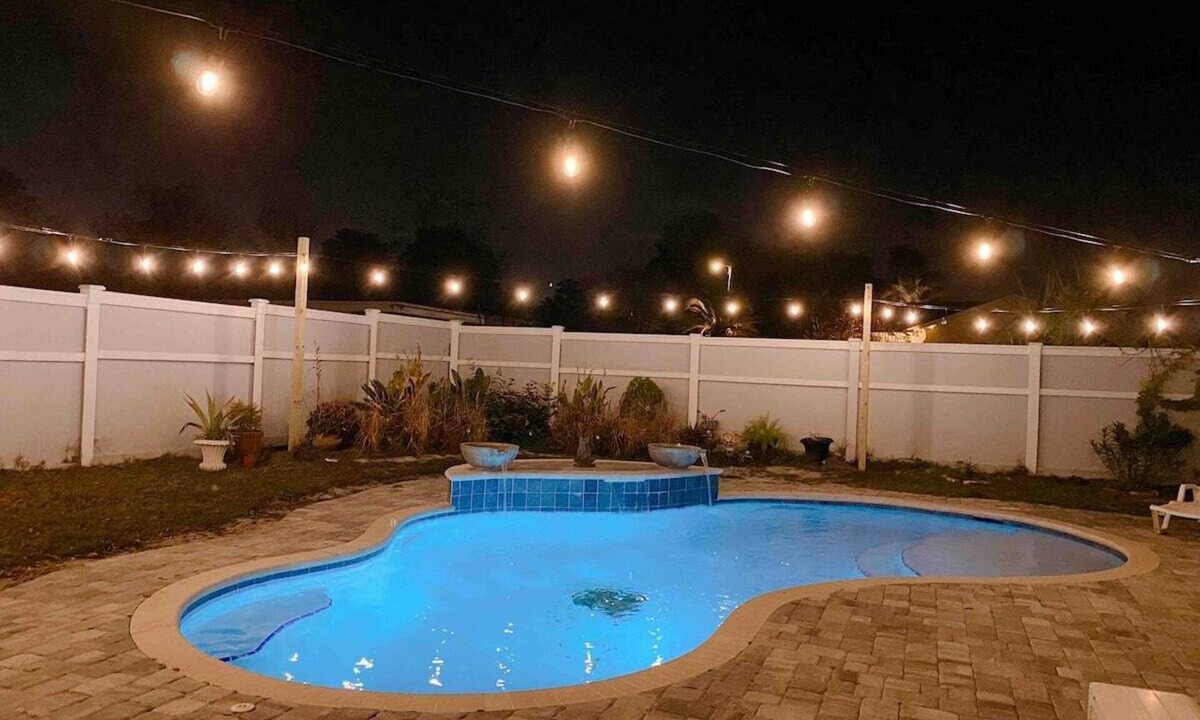 Orange Park House | Immaculate Home with Private Pool and Patio in Orange Park