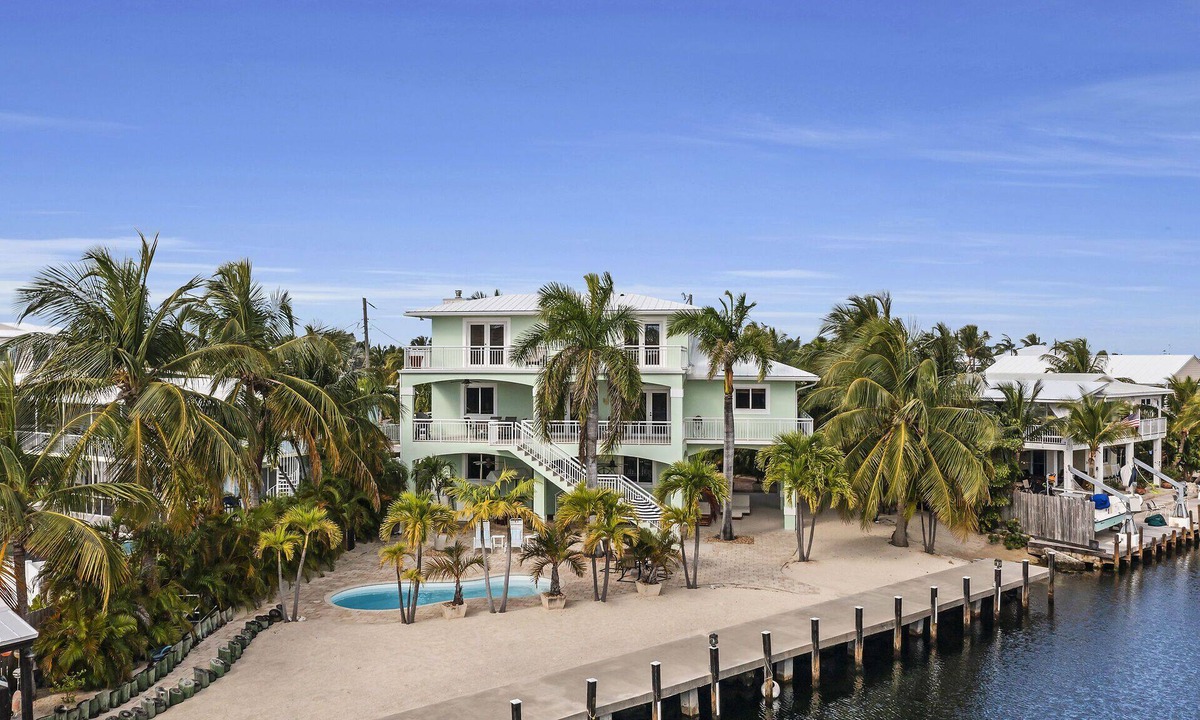 Tavernier House | Immaculate Islamorada Home with 100' of Dockage, Pool & More!