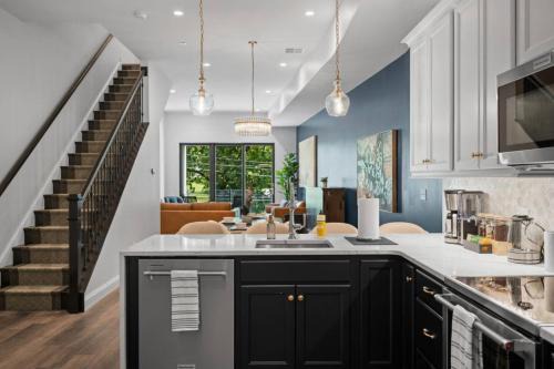 Lawrenceville Apartment | Immaculate Penthouse Double King Suite on Butler St with rooftop deck and free off street parking