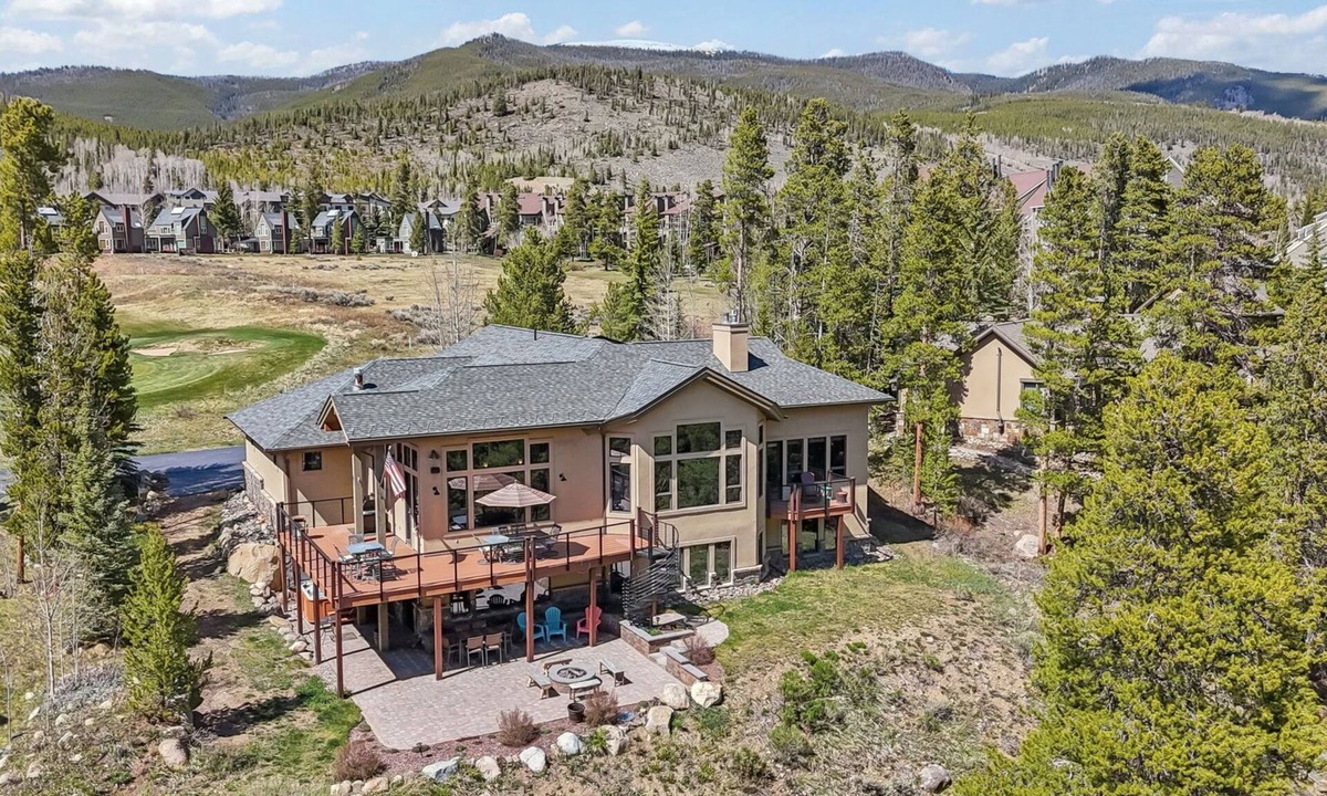 Elk Crossing House | Immaculate, Spacious, Overlooking Snake River, Golf Course View, 5 Min To Slopes