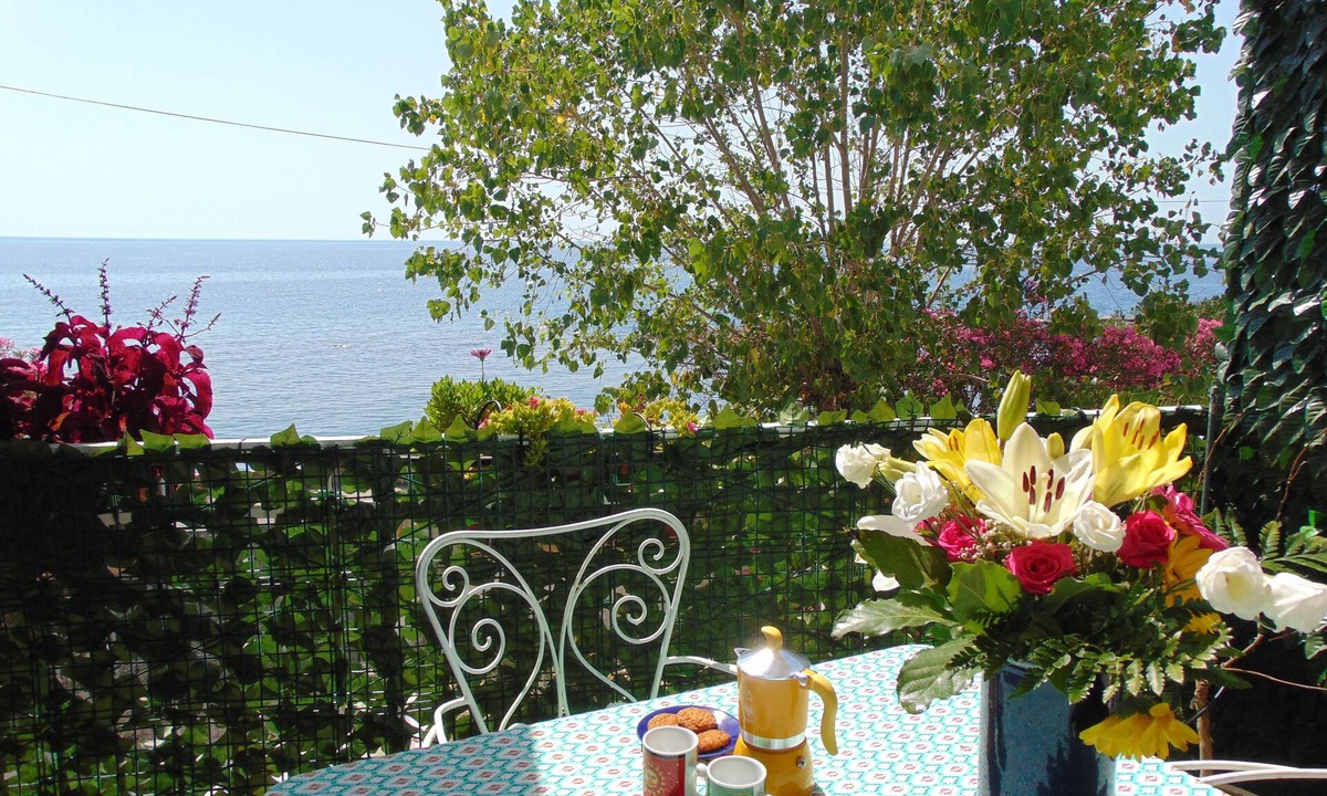 Marina di Amendolara House | immersed in an unexplored landscape and unspoiled nature