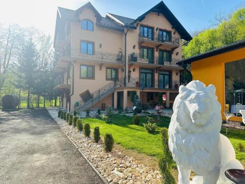 Vladeni House | Imperial Resort