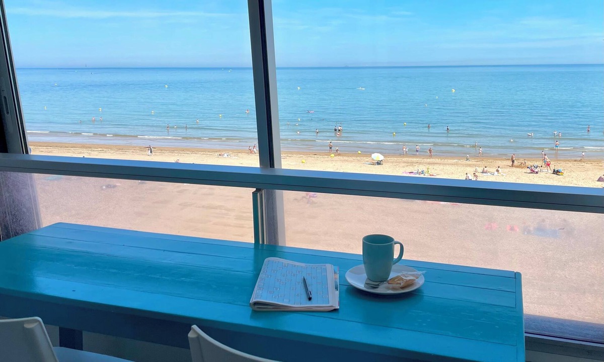 Courseulles-sur-Mer Apartment | IMPRENSABLE SEA VIEW - 2 rooms Courseulles-sur-Mer 4 people