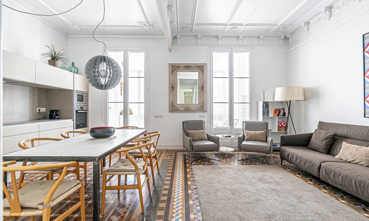 Eixample Condo | Impressive modernist apartment 20 mtrs from Paseo de Gracia