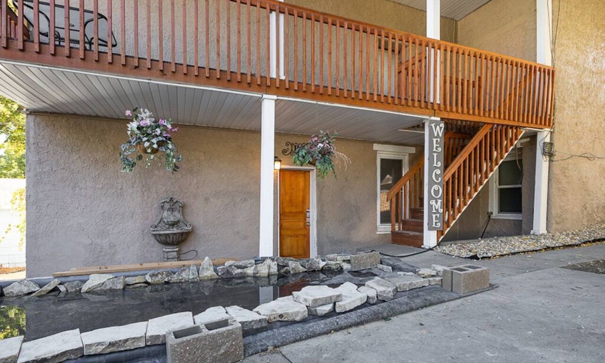 Dubuque Apartment | Impressive Private 2BR Suite w/Parking Univ Area