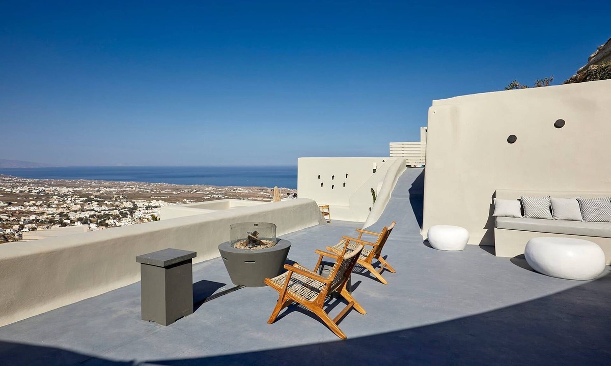Pyrgos Villa | Impressive Santorini Apartment | 1 Bedroom Suite | Apartment Moe
