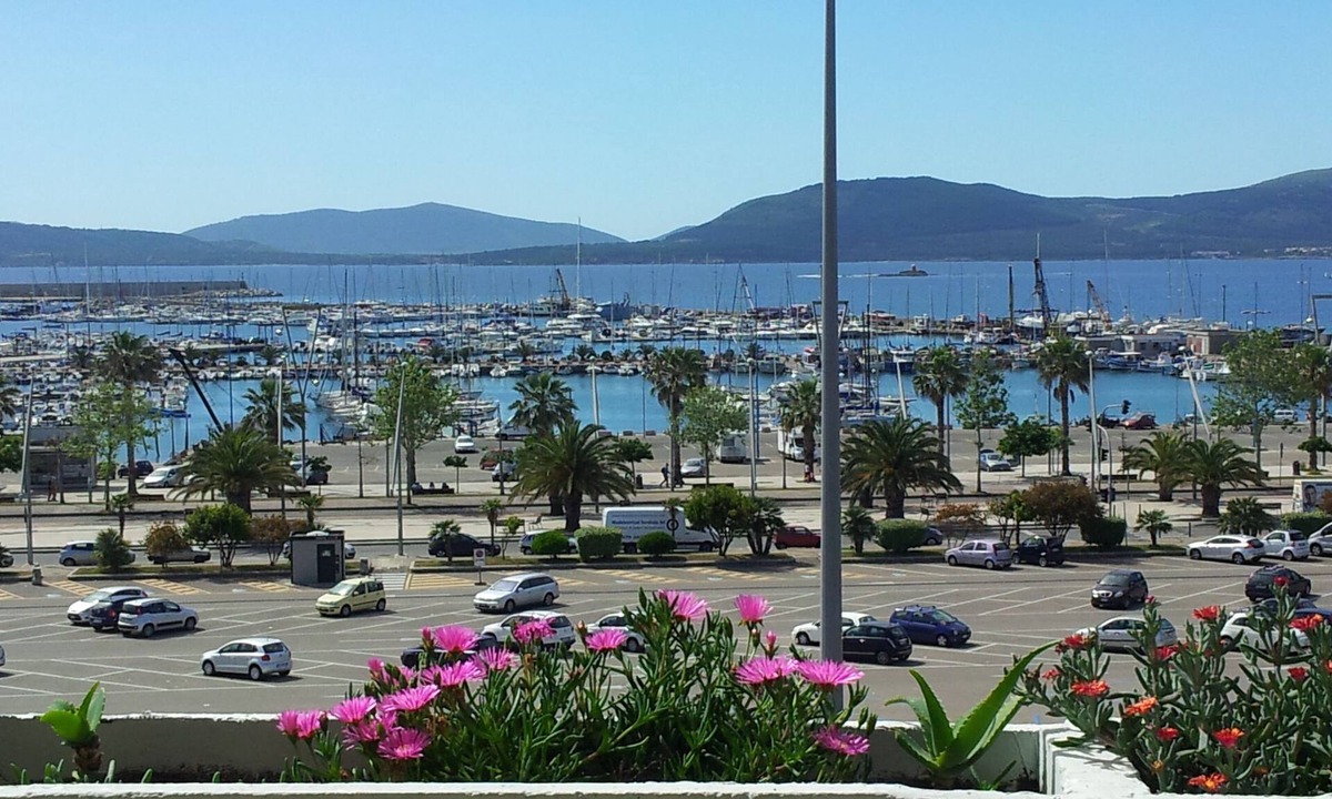 Alghero Apartment | In the center of Alghero by the sea with spectacular breathtaking views of Cape HUNTING