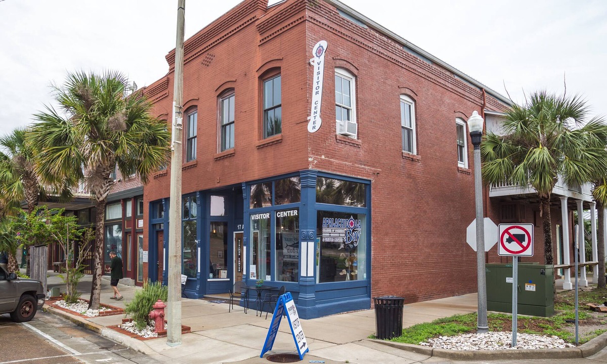 Historic Downtown Apalachicola Condo | In the heart of downtown Apalach w/restaurants, shops & waterfront within steps