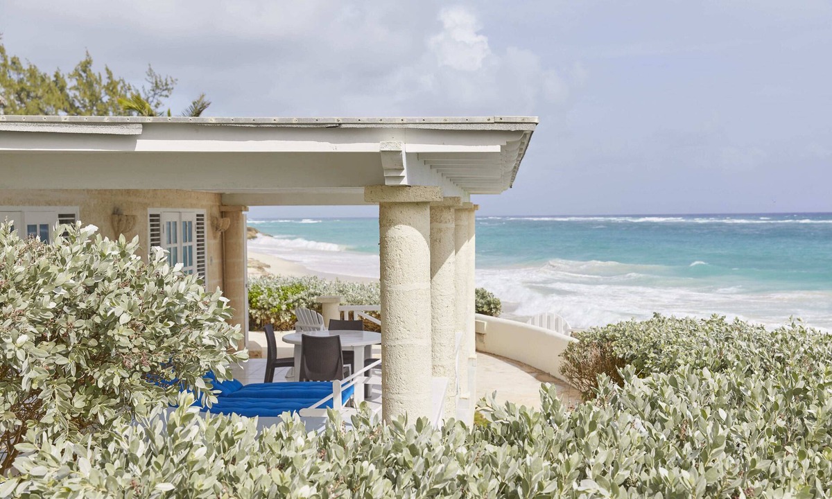 Silver Sands House | Inchcape Seaside Villas 1 bedroom De Luxe Beachside Villa