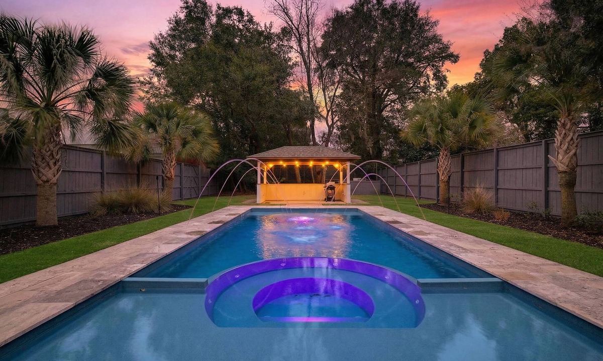 Thunderbolt House | Incredible Coastal Getaway w/Private Pool Near Sav + Beach by Lucky Savannah