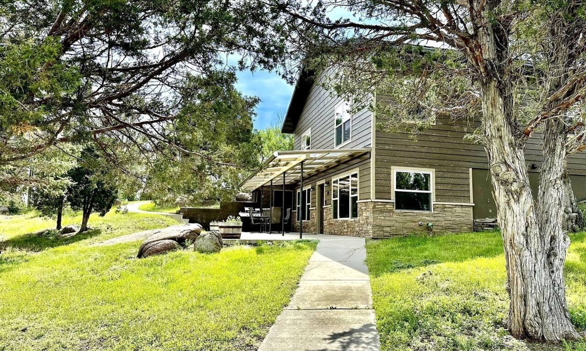 Whitehall Cottage | Incredible Peaceful Cottage with Barbecue in Whitehall, Montana