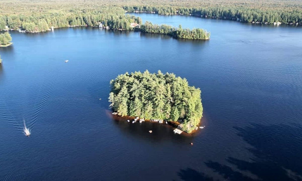 Brantingham House | Incredible Private Island for the Ultimate Family Vacation with Amazing Outdoor Activities on Brantingham Lake, New York