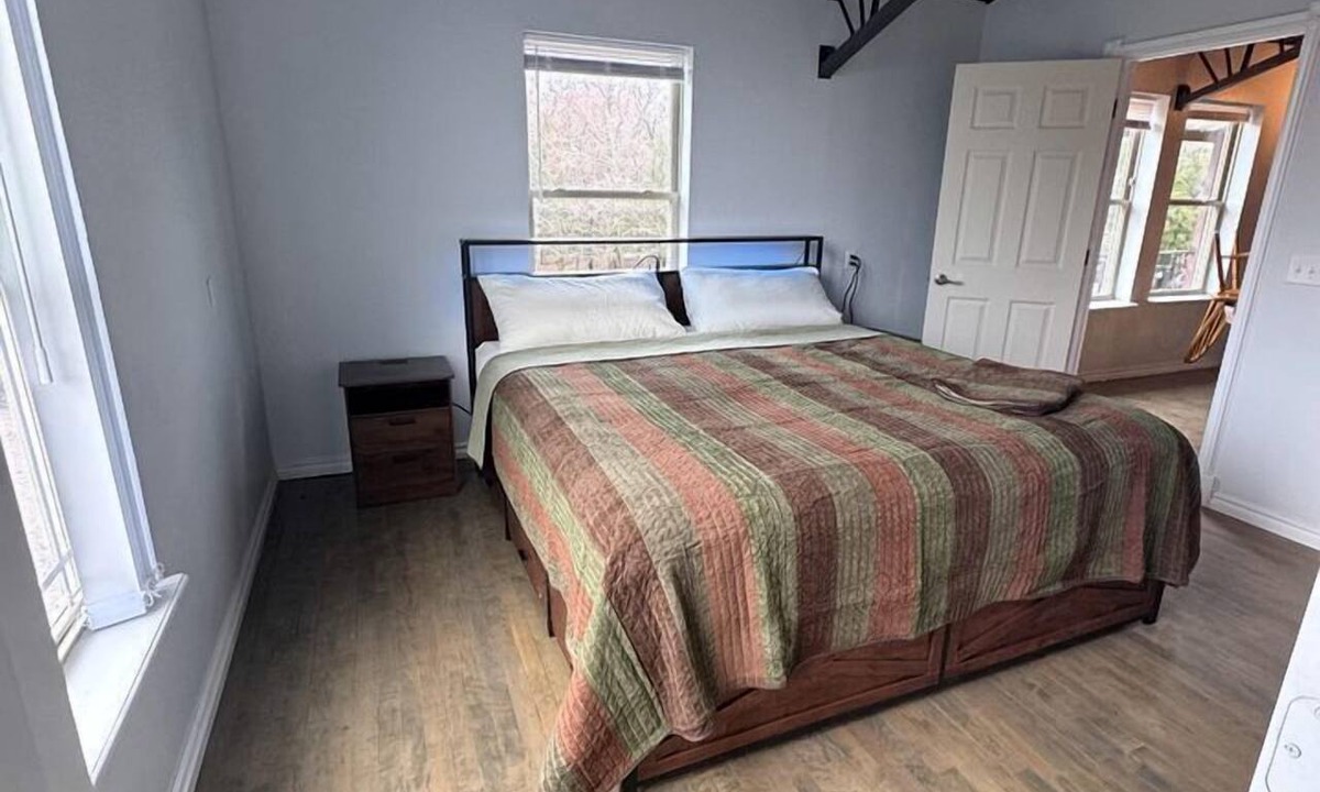 Cookson House | Incredible Spacious Rental with Fantastic Activities for an Unforgettable Family Adventure by the Lake in Cookson, Oklahoma