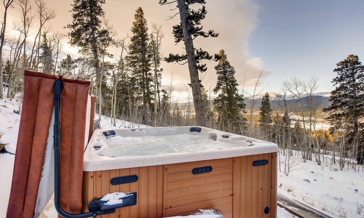 Alma Cabin | Incredible Views, Luxury Home w/Hot Tub, Fireplace, Pool Table - The Timbers at Glacier Ridge