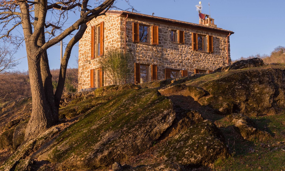 Montebuono House | Independent and independent farmhouse in southern Tuscany at the borders of Alto Lazio