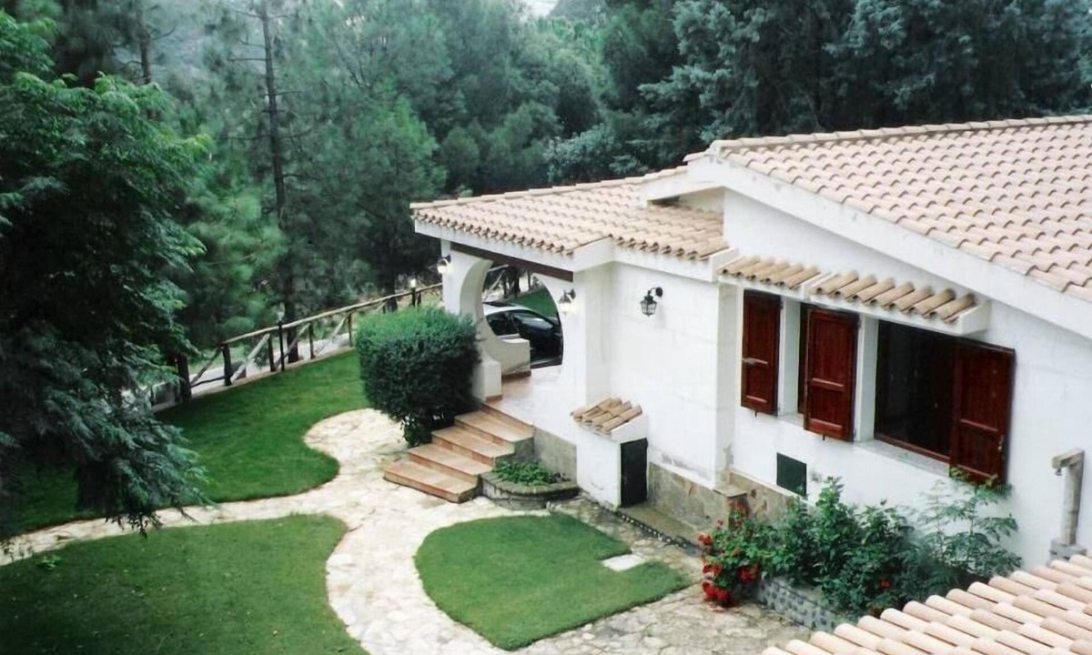 Solanas Villa | Independent villa with exclusive property garden