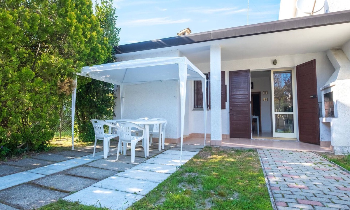 Lido degli Scacchi House | INDIANA 20 by Interhome