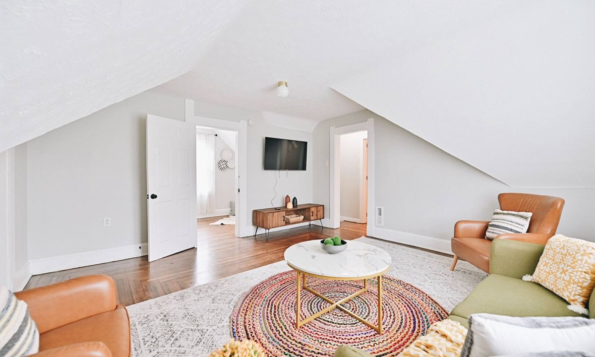 Babe Denny House | Indianapolis Luxury Clean Downtown Home.