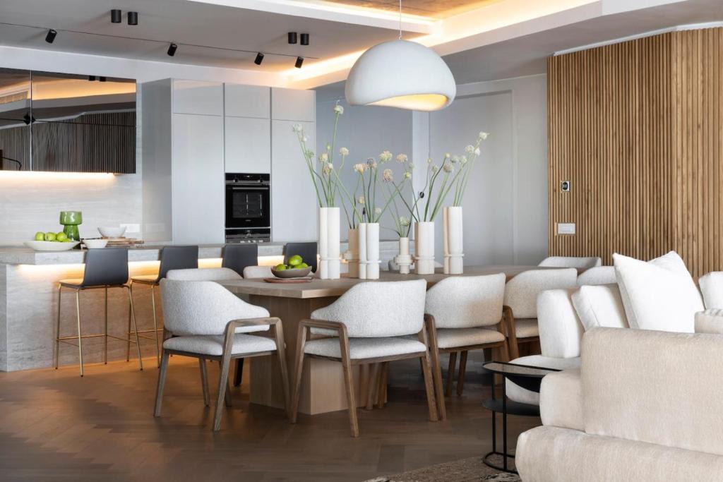 Bantry Bay Apartment | Indigo Sky
