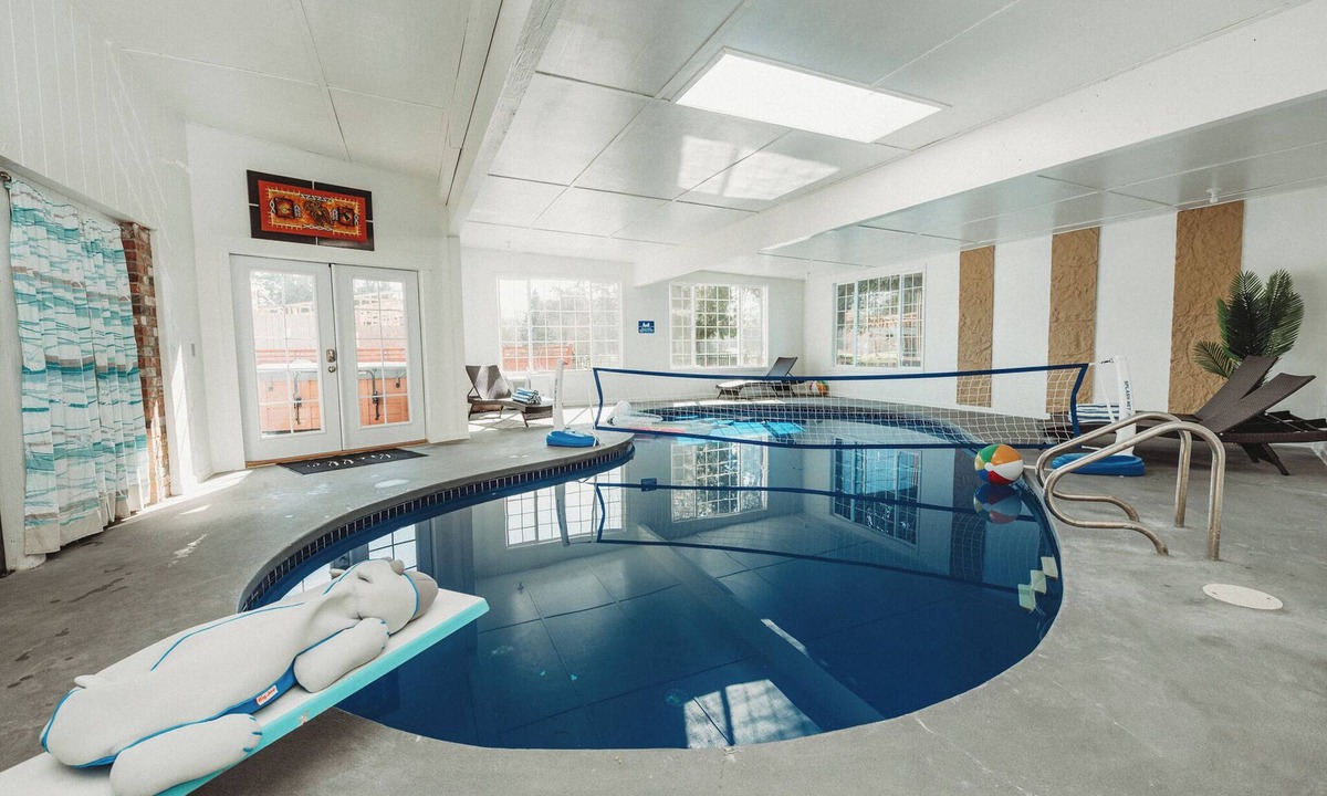 Sequim House | Indoor heated pool + HotTub + Golf view + EV + Games