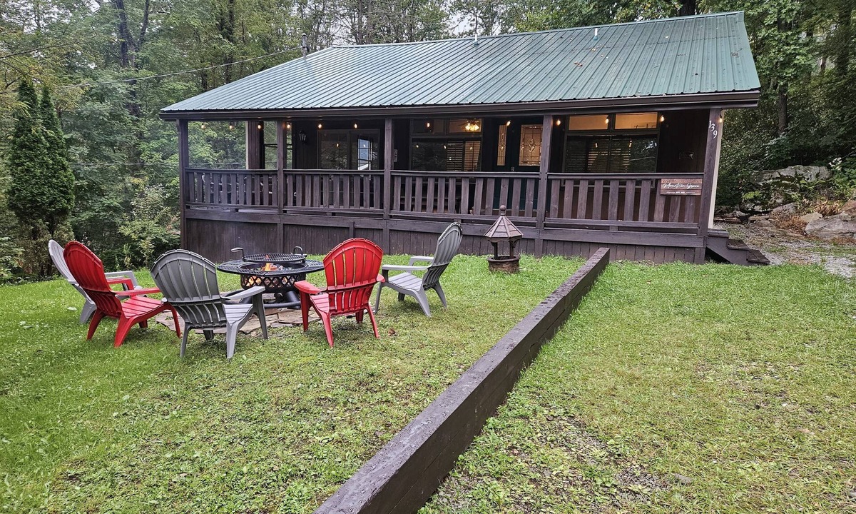 Jefferson Township Cabin | Indoor treehouse! Swivel fire pit & gas grill. Close to trails & attractions.