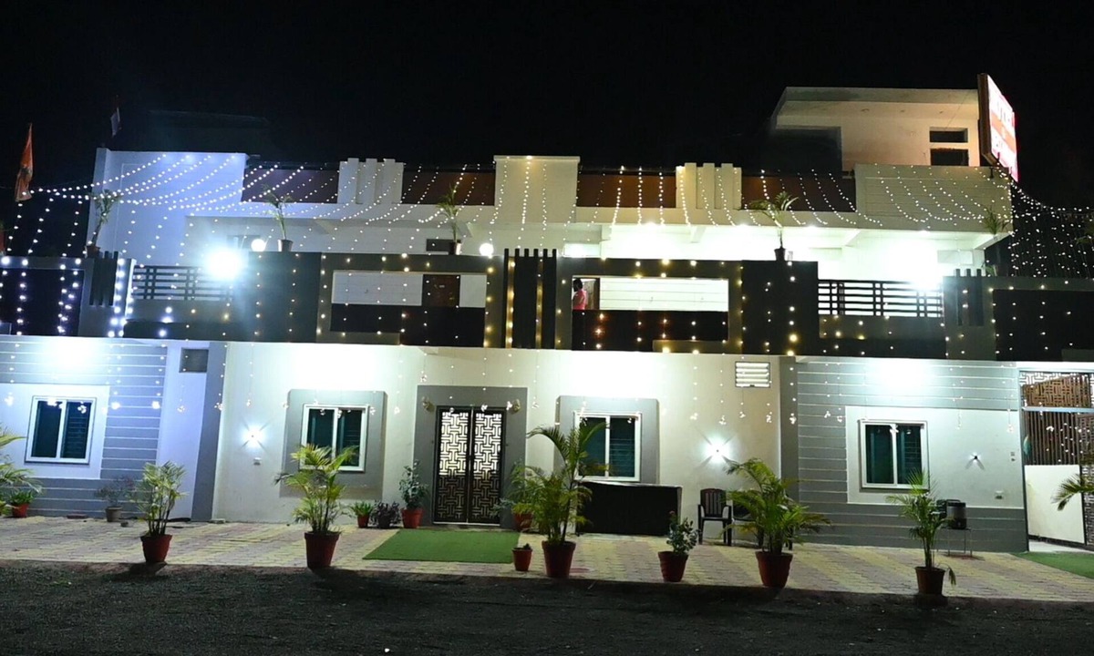 Rau Hotel | Indore Palace