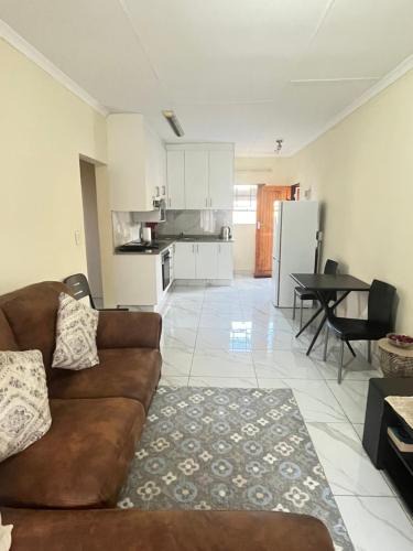 Newcastle Apartment | Indumiso 80