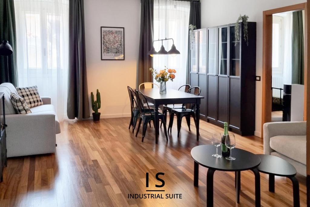 Trieste City Centre Apartment | Industrial Suite Trieste - Design & Silence in Viale XX Settembre