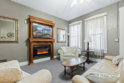 Babe Denny House | Indy Stadium Villas 710