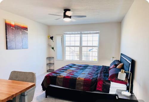 Plainfield House | Indys 1 Private Bedroom in House Plainfield Near Airport