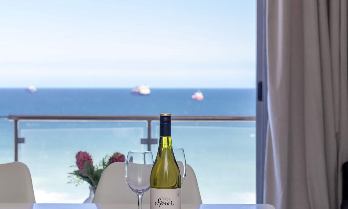 West Beach House | Infinity 704