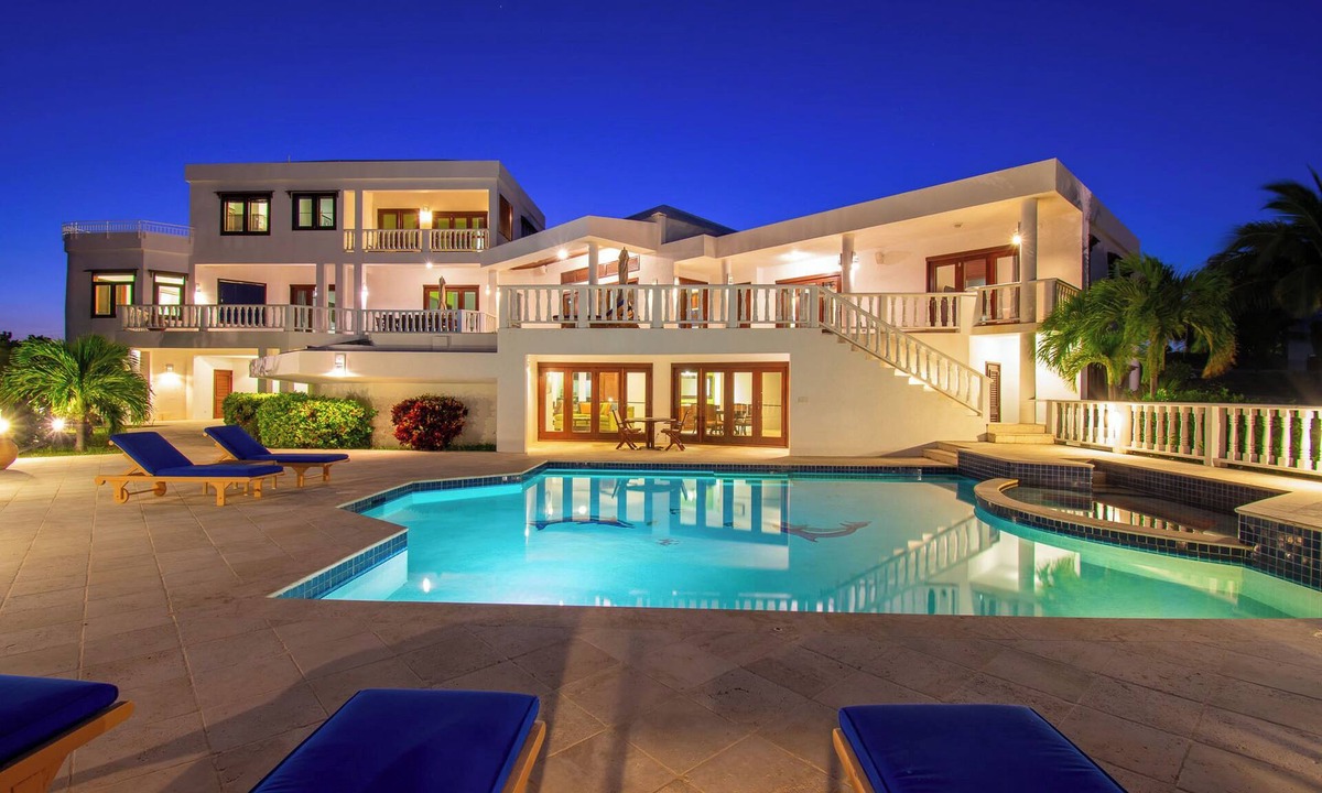 Maunday's Bay Villa | Infinity at Sheriva Villas/2 pools/2 Golf Carts-2 min. to Beach/5-Star Service