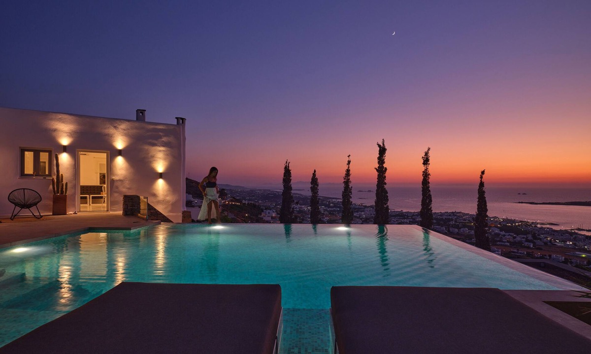 Parikia Villa | Infinity sea view hillside villa with private pool