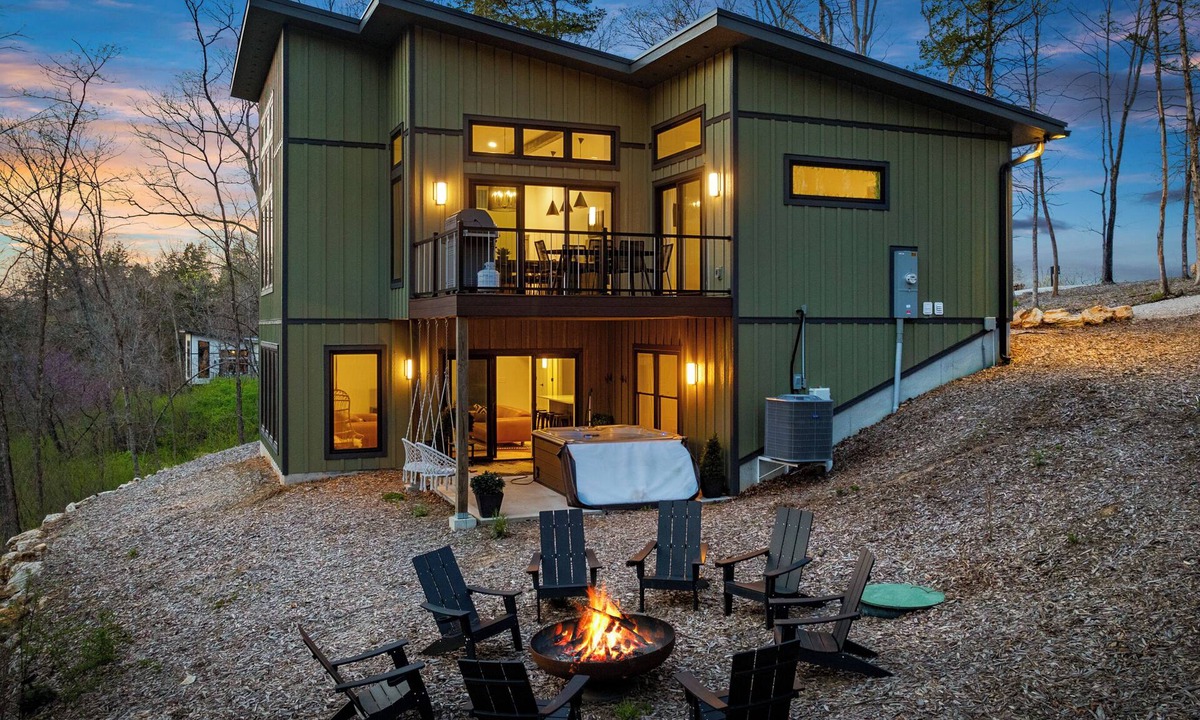 Innsbrook House | Innsbrook Woods Pool, Hot Tub & Tennis Court