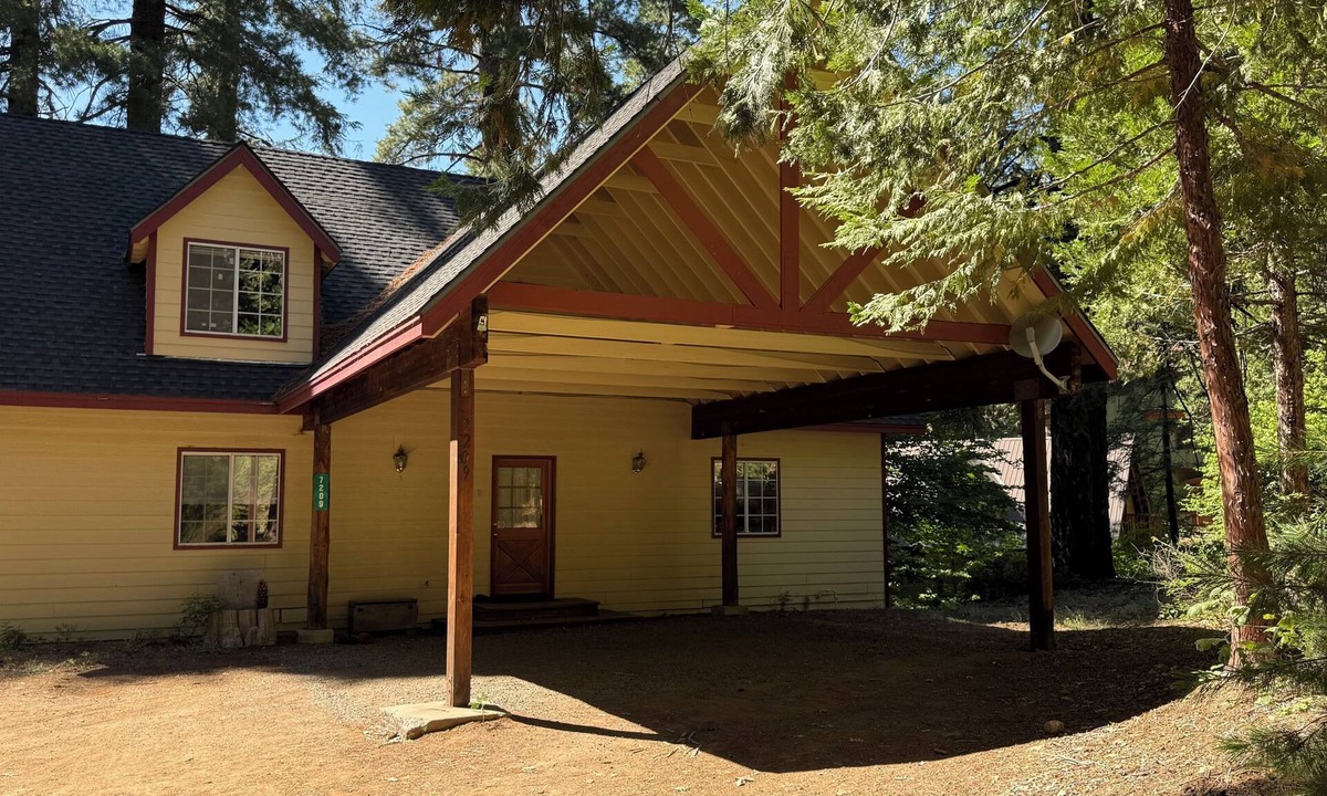 Yosemite West House | Inside Yosemite National Park! No separate park reservation required!