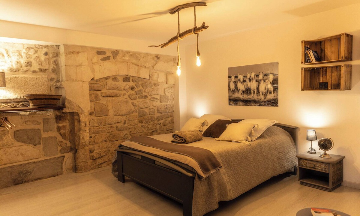 Eyragues Apartment | 🌿 Instant en Provence - LE GARDIAN Air-conditioned apartment in the heart of Alpilles