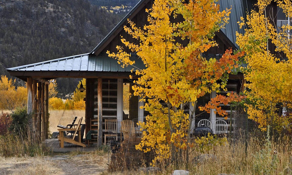 Miner Cabin | Internationally Flavored Cabin in Paradise Valley, SW Montana