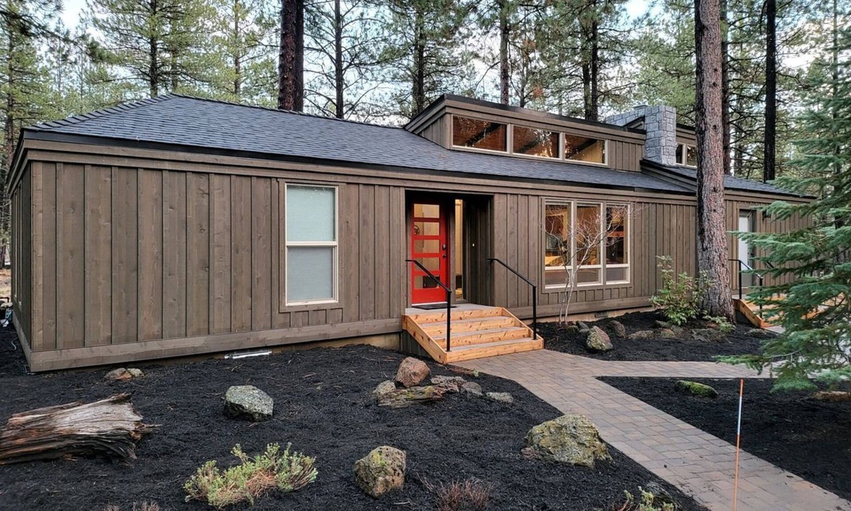 Sunriver Cabin | Intimate Modern Cabin Great for a Relaxing Experience in Oregon