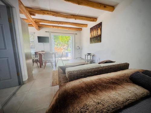 Bergrivier Apartment | Intimate Studio for Two at Hebron Estate