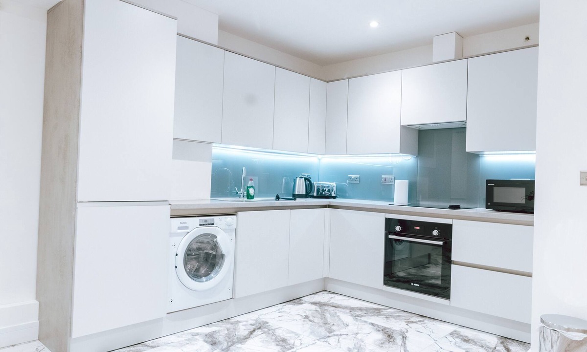 Coulsdon West Apartment | Inviting 1 Bed Apartment in Purley