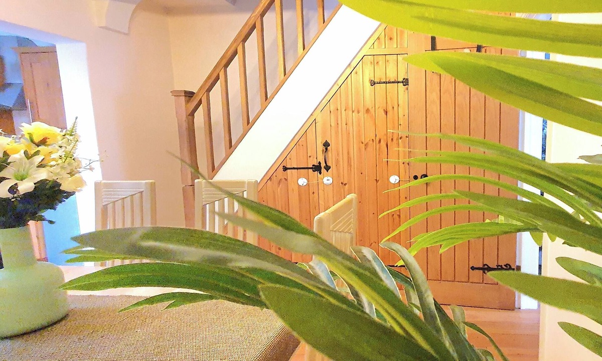 Windsor City Centre Cottage | Inviting 2-Bed Cottage in Windsor