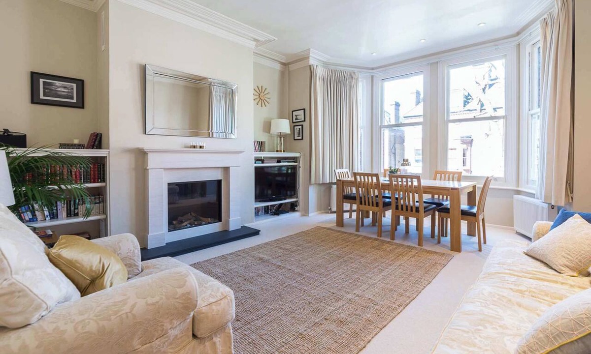 Frognal and Fitzjohns Apartment | Inviting 2BD Victorian Flat, Near Hampstead